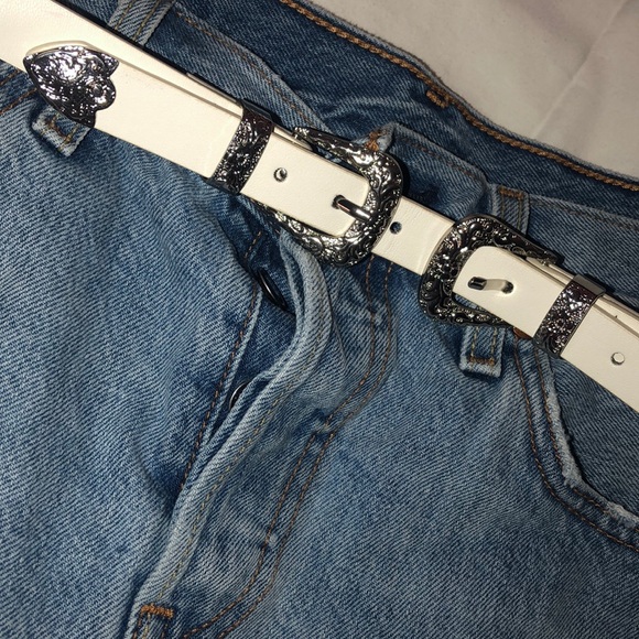 White belt - Picture 3 of 3